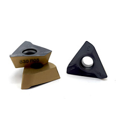 картинка Пластина фрезерная HM390 TDKT 1907PDTR IC830 магазин Гурумарт являющийся официальным дистрибьютором в России 